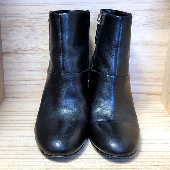 Nine WEST Gold Buttons Black leather Ankle Boots - Picture 5 of 10